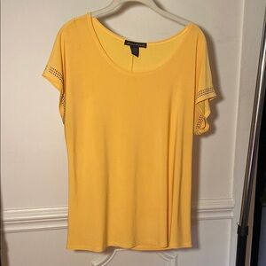 ❌SOLD‼️❌ Suzie in the City Women's Short Sleeve Yellow Top Rhinestone Accents